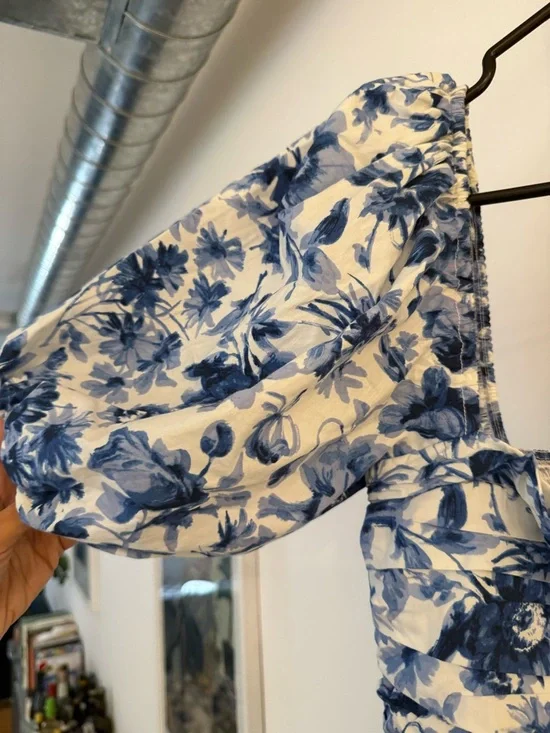 Abercrombie & Fitch Blue and White Floral Midi Dress - Picture 5 of 5